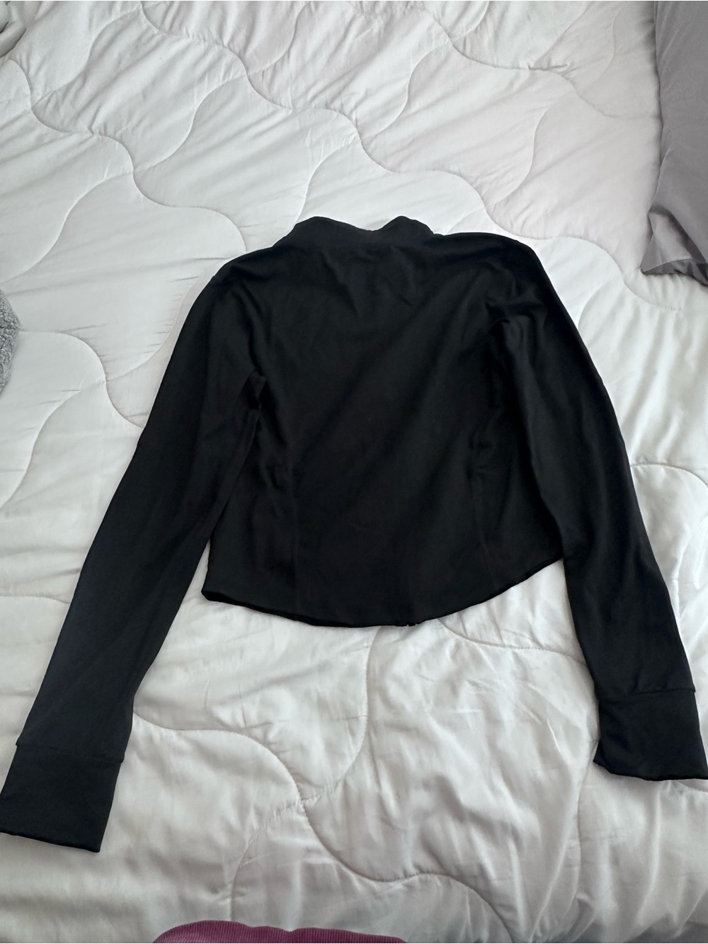 Amazon’s Essentials Zip Up Workout Jacket - Picture 5 of 10